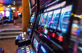 777vip video slot reels spinning on a mobile browser with bonus feature active